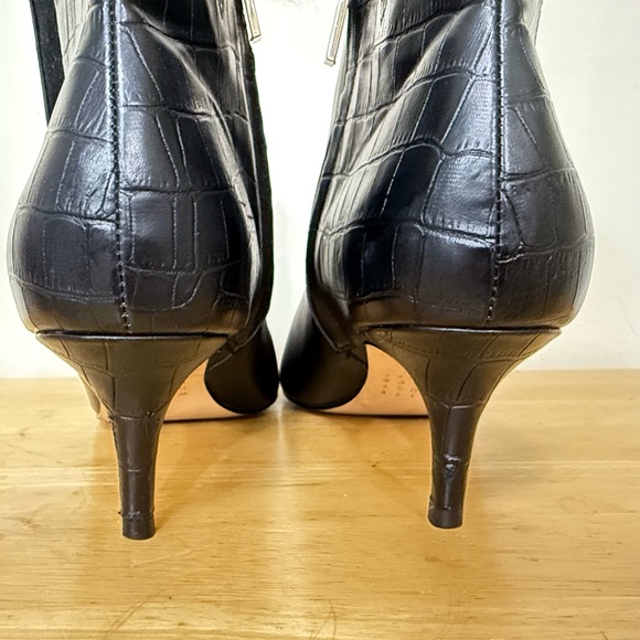 White House Black Market Low Ankle Boot 5" Zip Side Kitten Heels Bootie 9.5 M - Picture 5 of 10